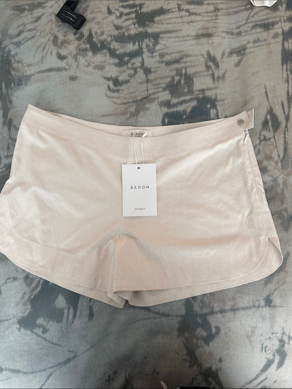 Aeron Cream Athletic Shorts — Lightweight Everyday Performance